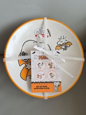 Peanut Fall appetizer plates set of 4 NWT